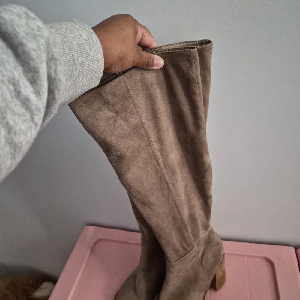 Women's Tan Knee-High Boots